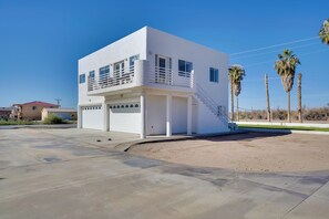 Exterior - Magnificent Big River Home w/ Beautiful Views (Earp)