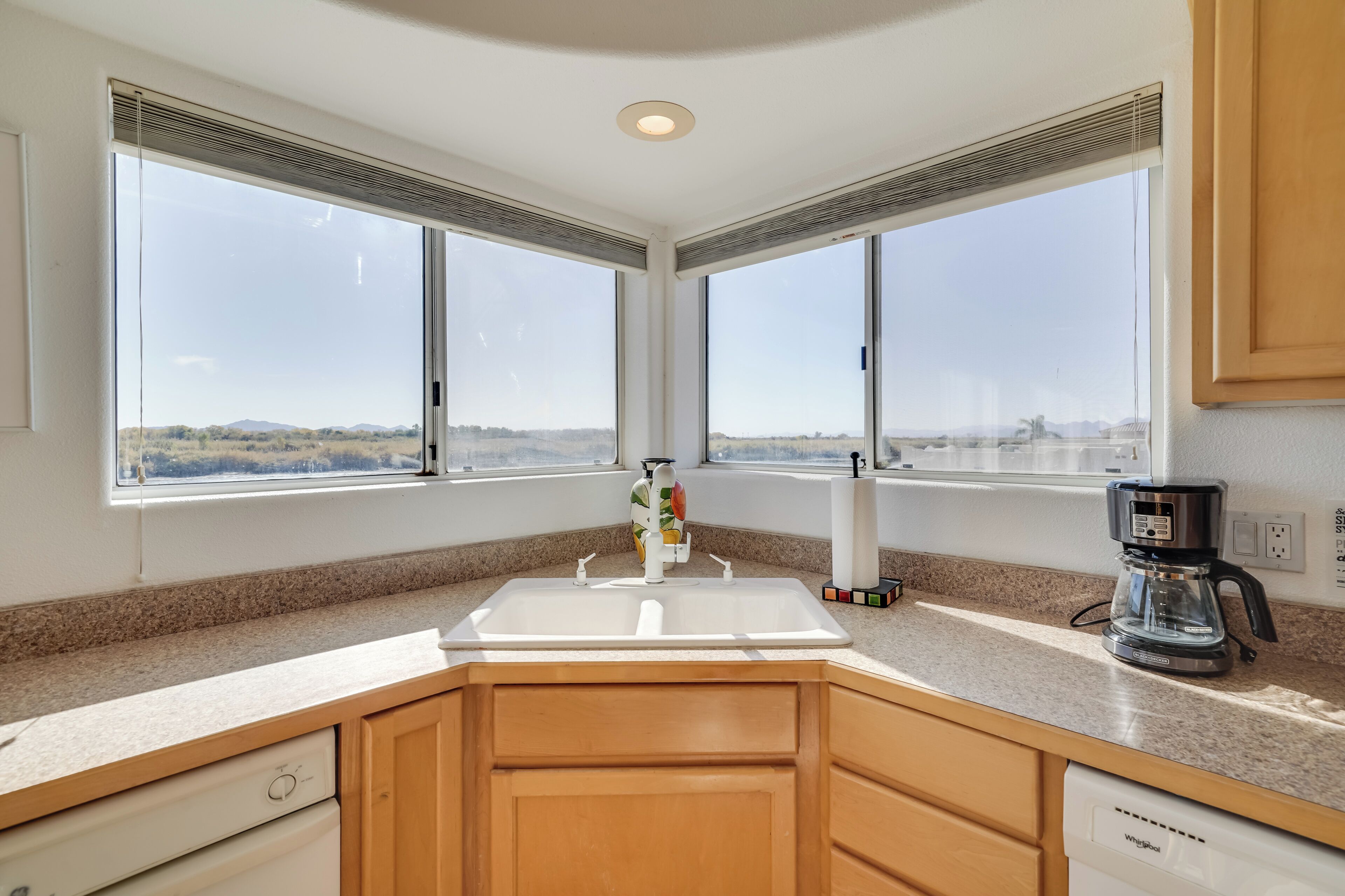 المنشأة من الداخل