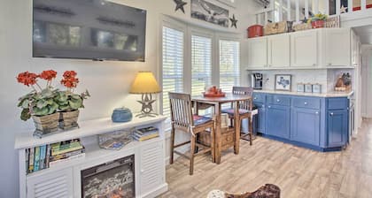 4 Mi to Dtwn: Mckinney Tiny Home w/ Fire Pit