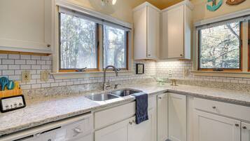 Cottage (4 Bedrooms) | Interior