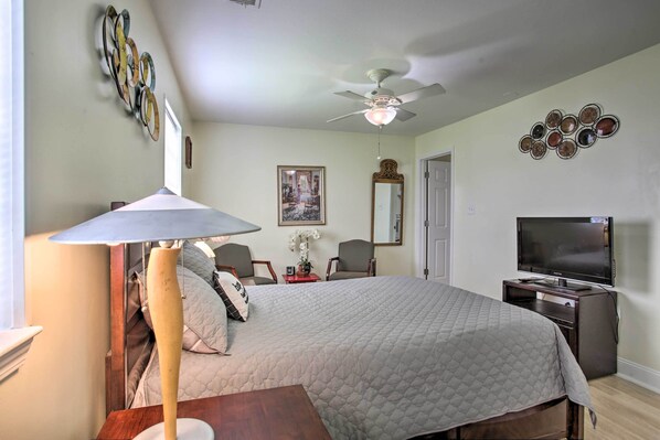 Apartment (1 Bedroom) | Interior - Apartment w/ Patio: 15 Miles to French Quarter! (Westwego)