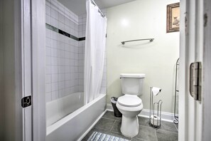Apartment (1 Bedroom) | Interior - Apartment w/ Patio: 15 Miles to French Quarter! (Westwego)