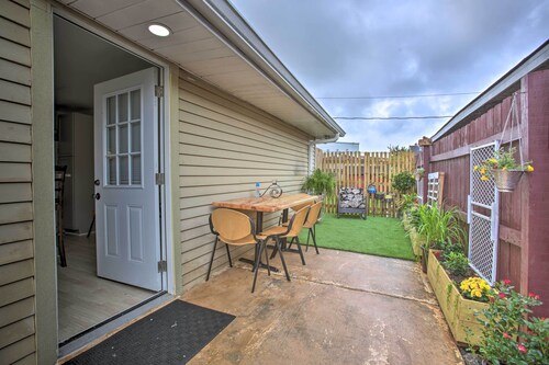 Apartment w/ Patio: 15 Miles to French Quarter!