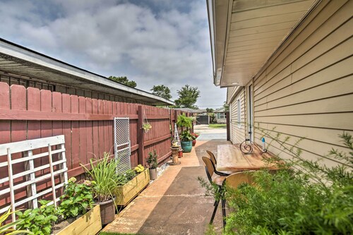 Apartment w/ Patio: 15 Miles to French Quarter!