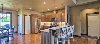 Modern Kalispell Home - 28 Mi to Glacier NP!