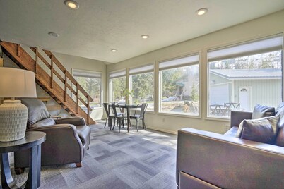 Cabin w/ Hot Tub & Views: 1 Mile to Alyeska Resort