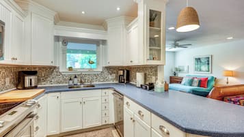 Cottage (2 Bedrooms) | Interior