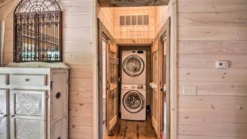 House (1 Bedroom) | Interior