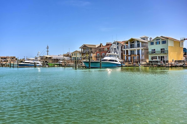 Apartment (4 Bedrooms) | Interior - Near Beach & Golfing: Port Aransas Condo w/ Deck (Port Aransas)