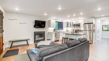 Cottage (2 Bedrooms) | Interior