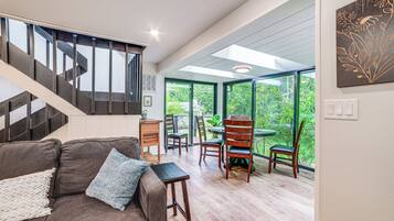 Cottage (2 Bedrooms) | Interior