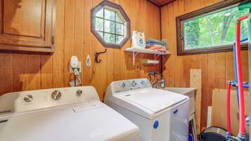 Cottage (2 Bedrooms) | Interior