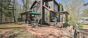 Sawyer Retreat w/ Fire Pit < 2 Mi to Beaches!