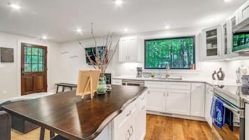 Cottage (2 Bedrooms) | Interior