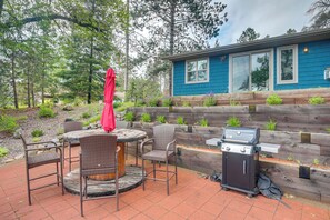 Interior - Tranquil Lakefront Cabin: Fire Pit, Grill & Patio (Tomahawk)
