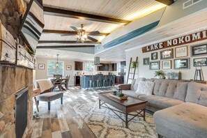 House (3 Bedrooms) | Living area | TV, fireplace