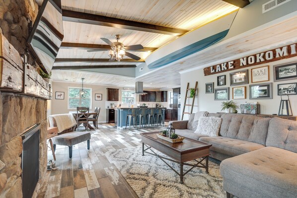 House (3 Bedrooms) | Living area | TV, fireplace