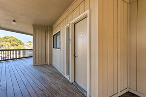 Interior - Private Beach Access: Hilton Head Island Condo! (Hilton Head Island)