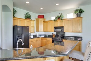 Interior - Country Club Home w/ Pool & Spa, 2 Mi to Coachella (Indio)