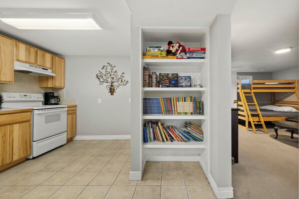 House (4 Bedrooms) | Interior - Spacious Family Home w/ Garage Game Room & Office! (Boise)