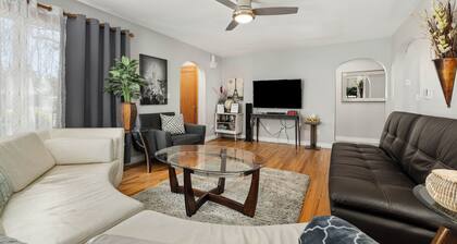Spacious Family Home w/ Garage Game Room & Office!
