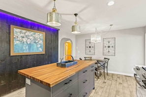 Interior - Spacious Family Home w/ Garage Game Room & Office! (Boise)