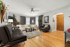 Interior - Spacious Family Home w/ Garage Game Room & Office! (Boise)