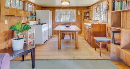 Topanga Canyon Rustic Treetop Trailer on 16 Acres!
