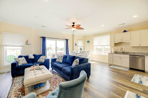 Emerald Isle Vacation Home: Walk to Beach!