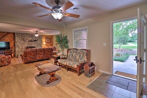 House (3 Bedrooms) | Interior - Hendersonville Home w/ Fire Pit: 5 Mi to Downtown! (Hendersonville)