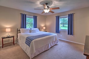 House (3 Bedrooms) | Interior - Hendersonville Home w/ Fire Pit: 5 Mi to Downtown! (Hendersonville)