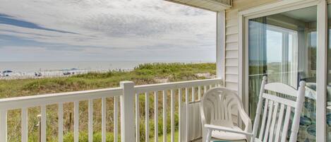 Apartment (3 Bedrooms) | Front of property