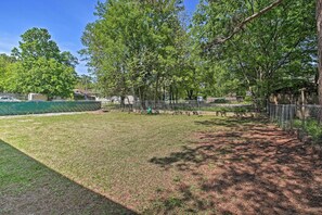 Interior - Walk to Oaklawn Racing: Hot Springs Home! (Hot Springs)