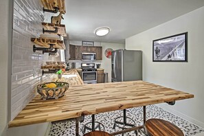 Interior - Walk to Oaklawn Racing: Hot Springs Home! (Hot Springs)