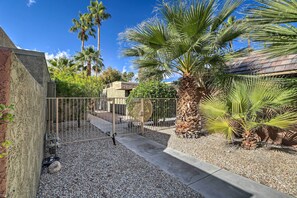 Apartment (2 Bedrooms) | Interior - Mid-century Modern Gem: 1 Mi to Palm Springs! (Palm Springs)