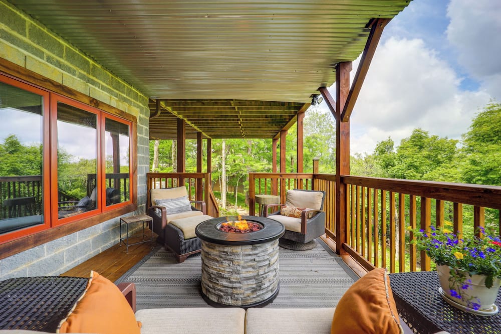 1 Mi to Beech Mtn: Cabin w/ Fire Pit & Bbq! - Beech Mountain, NC