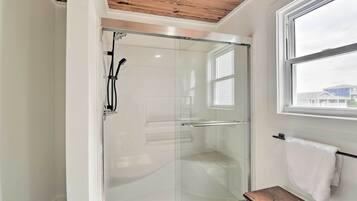 Cottage (3 Bedrooms) | Bathroom | Shower