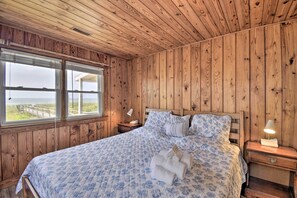 Cottage (3 Bedrooms) | 3 kamar tidur dan seprai linen