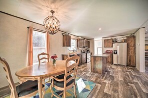 Dining - Asheville Area Home Near Blue Ridge Mountains (Leicester)