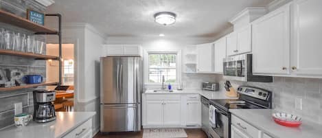 House (4 Bedrooms) | Interior