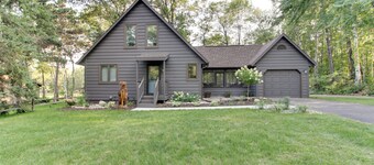 Breezy Point Cabin: Deck w/ Golf Course Views!