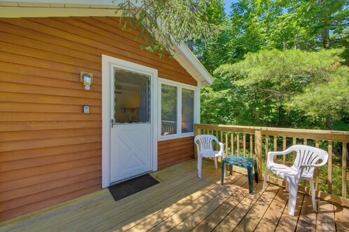 Couples Getaway Near Beaches: Northport Cottage