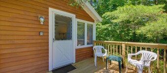 Couples Getaway Near Beaches: Northport Cottage