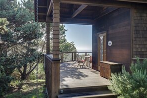 Cottage (1 Bedroom) | Interior - Romantic Ridgetop Escape w/ Hot Tub Near Mendocino (Albion)