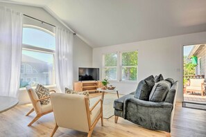 Apartment (2 Bedrooms) | Front of property