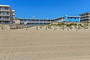 Apartment (1 Bedroom) | Interior - Steps to Sand & Surf: Beachfront Gem in Ocean City (Ocean City)