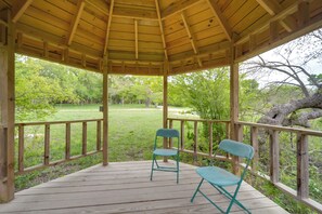 Property grounds - Fredericksburg Cabin Rental on a 27-acre Winery! (Fredericksburg)