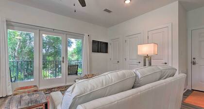 Bright Condo w/ Pool, 3 Blocks to Santa Rosa Beach