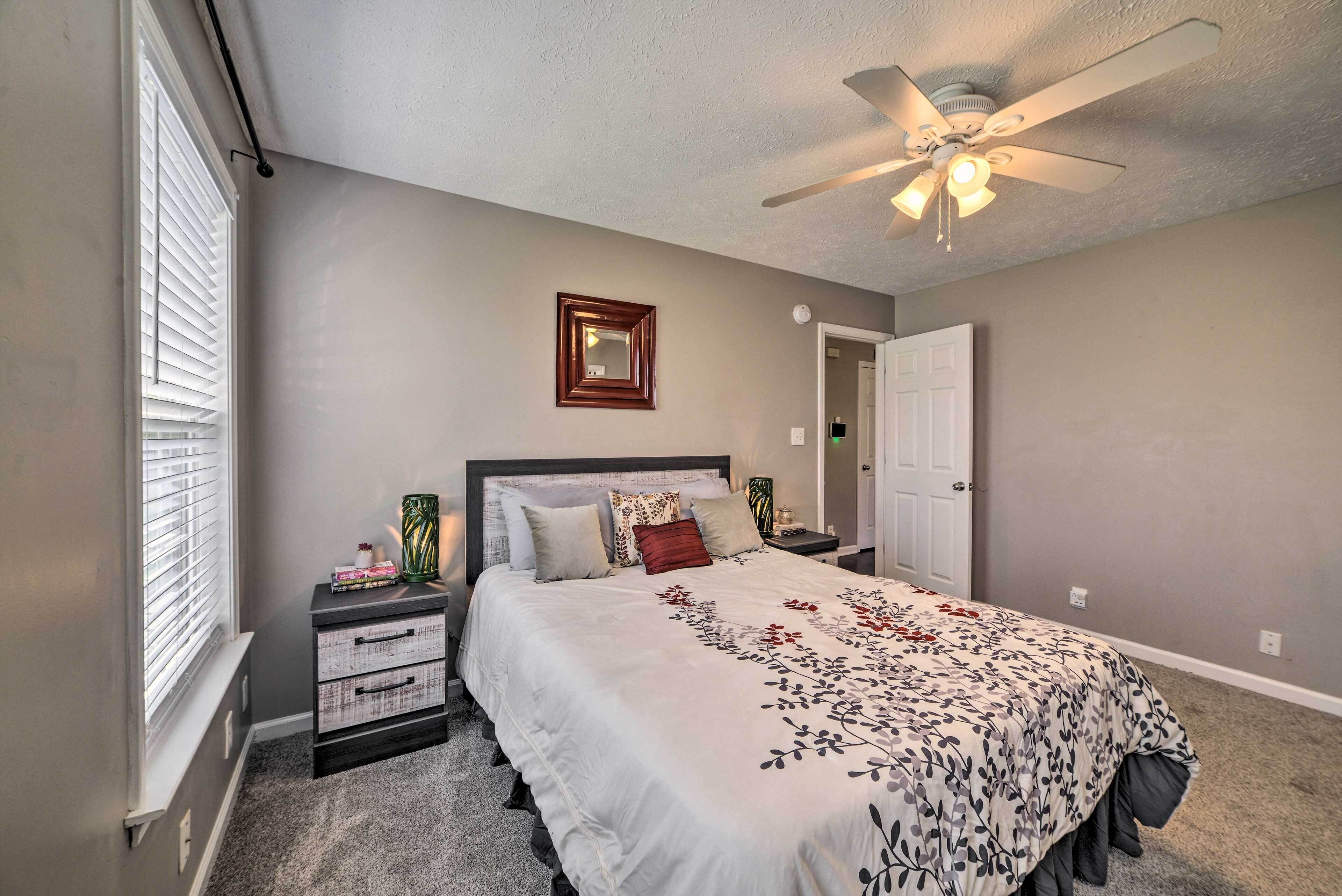 3 bedrooms, laptop workspace, iron/ironing board, bed sheets