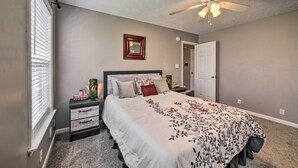 Unclassified image, 4 of 27, button - Charming Clarksville Home w/ Yard & Fire Pit! (Clarksville)